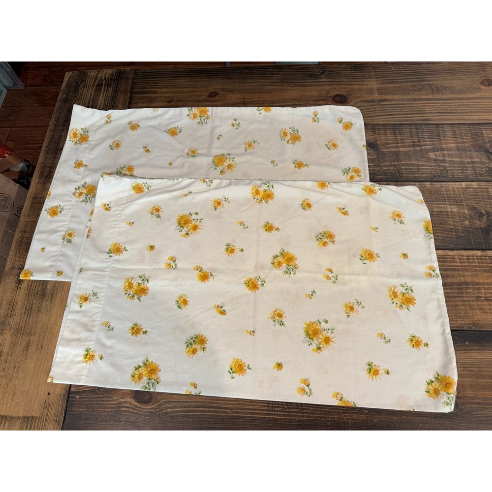Vtg Pillowcases Monticello Yellow Orange 20" x 32" Set of 2 Daisy Cotton/Poly